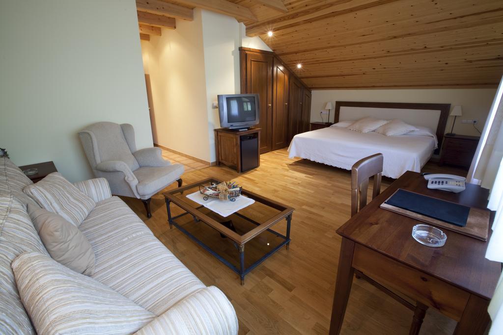 Hotel Estanys Blaus تافاسكان الغرفة الصورة
